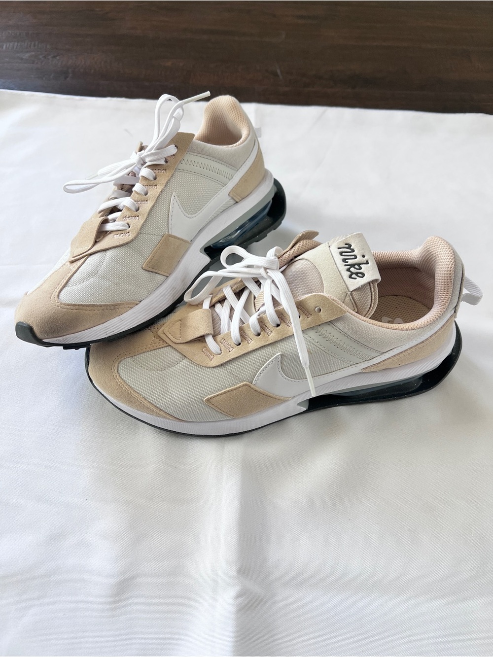 Nike Air Max Pre-Day LIGHT BONE/WHITE-SANDDRIFT
